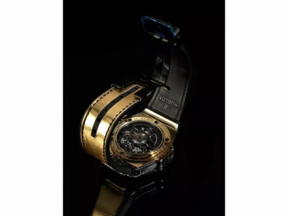 Mens watch Shiny Gold Sapphire Usain Bolt. Hublot.