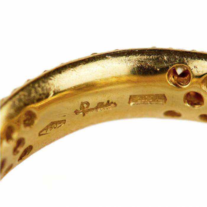 18K yellow gold ring. Pomellato, with Yellow Sapphire Wave Band. 