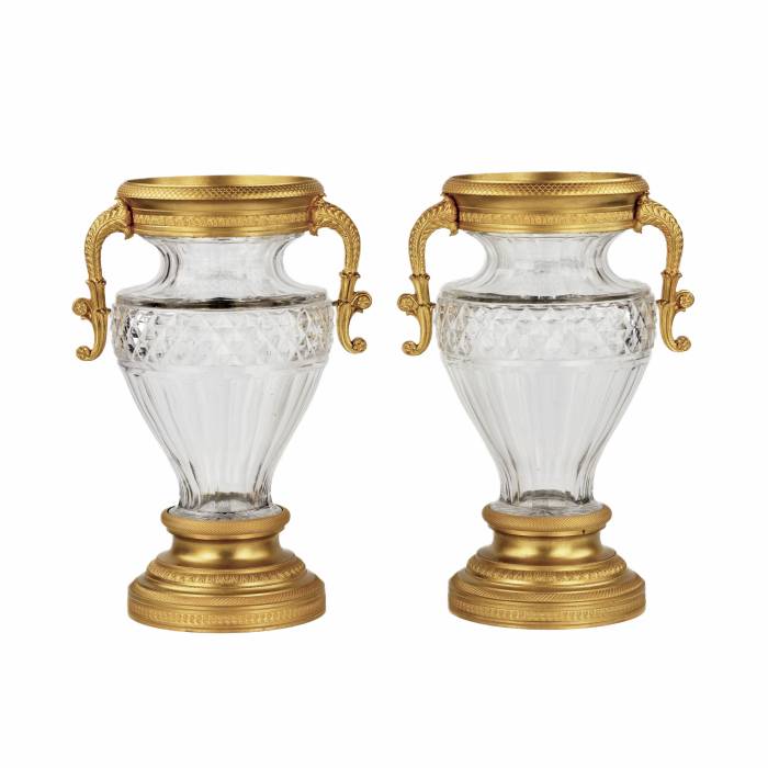 Пара хрустальных ваз с позолоченной бронзой. Конец 19 века. 