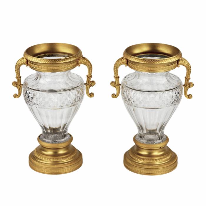 Пара хрустальных ваз с позолоченной бронзой. Конец 19 века. 