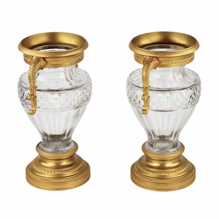 Pair of crystal vases with gilt bronze. End of the 19th century. 