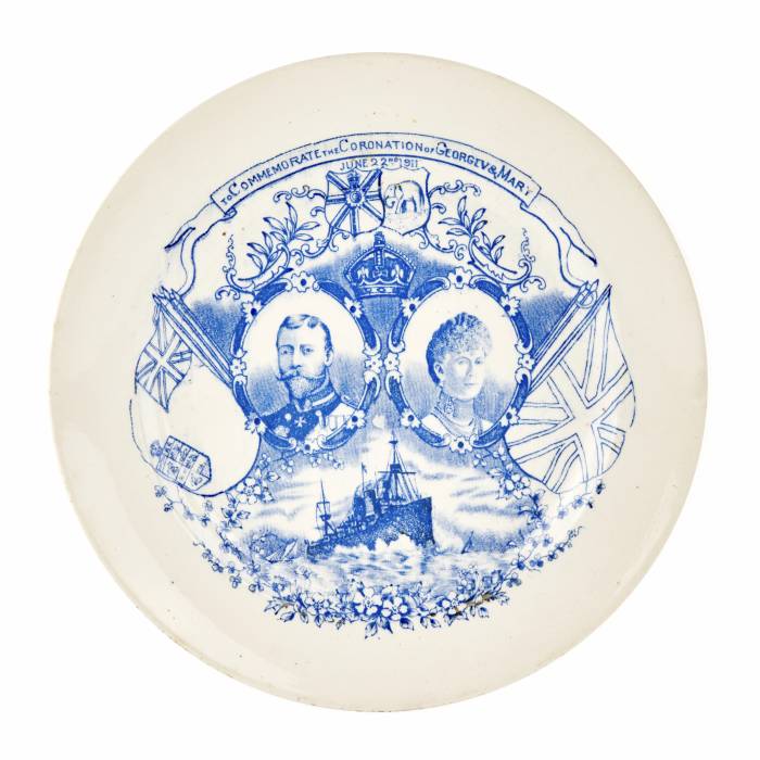 Early 20th century decorative dish commemorating the coronation of George V and Mary