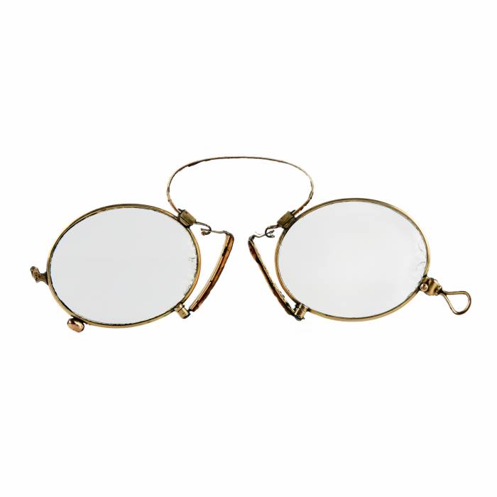 Pince-nez with original case. 