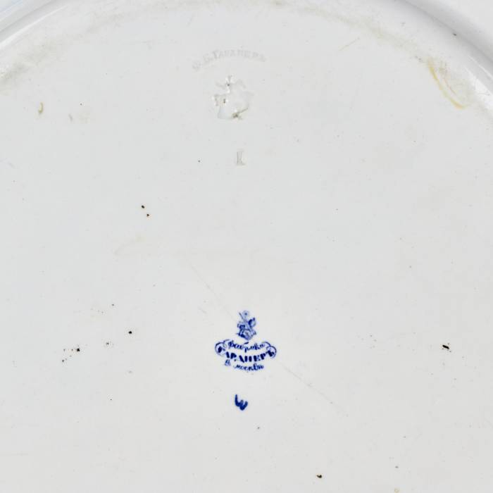 Large, faience dish from the Gardner factory, mid-19th century. 