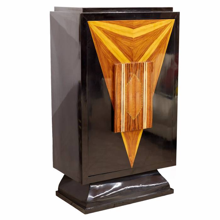 Grand bar vertical de style Art Deco, avec vitrine tournante. 20ième siècle. 