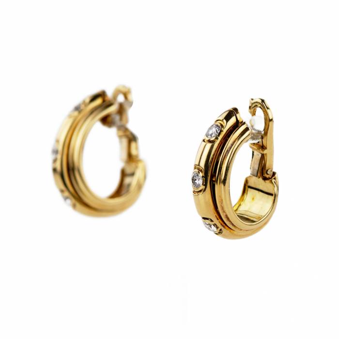 Gold 18K earrings with diamonds. Piaget Possession. 1991. 