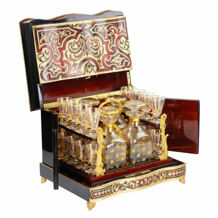 Bar à liqueurs dans style Napoleon III Boulle du XIXe siècle. 