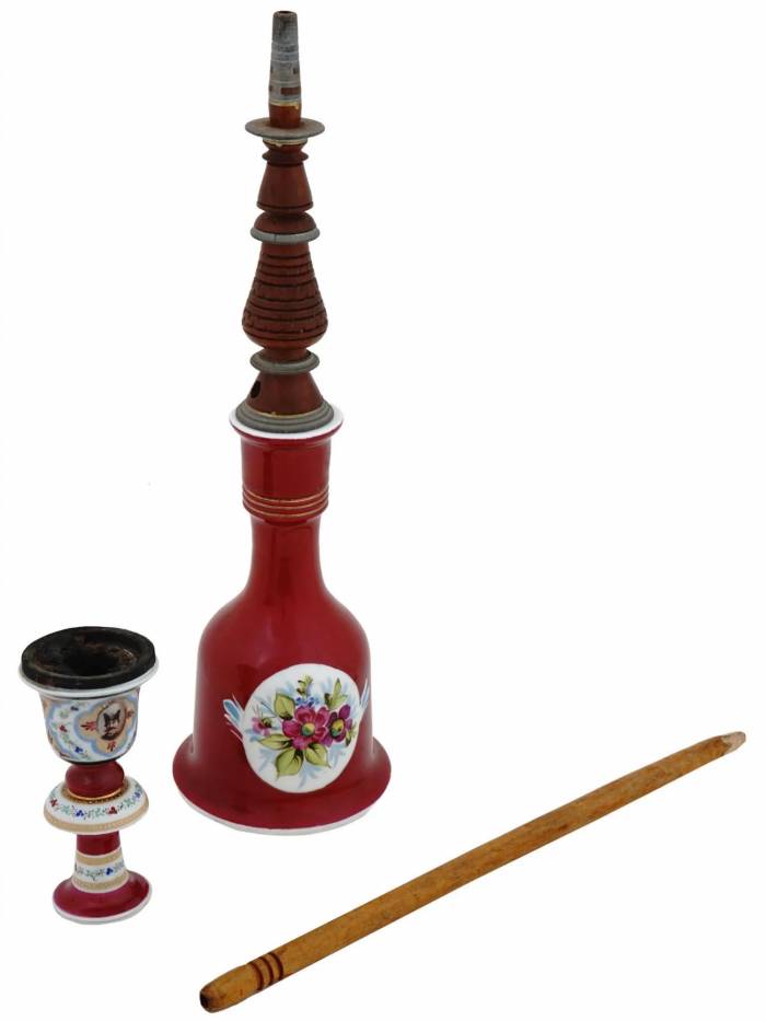 Hand painted porcelain hookah. Kuznetsov factory in Dulevo. Russia. 19th century