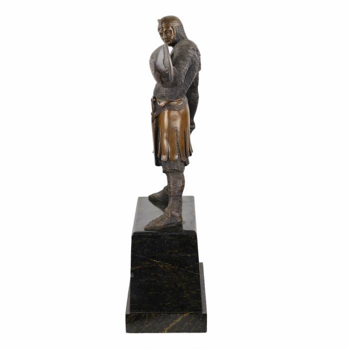 Maltas bruņinieka bronzas skulptūra. 19. un 20. gadsimta mija 