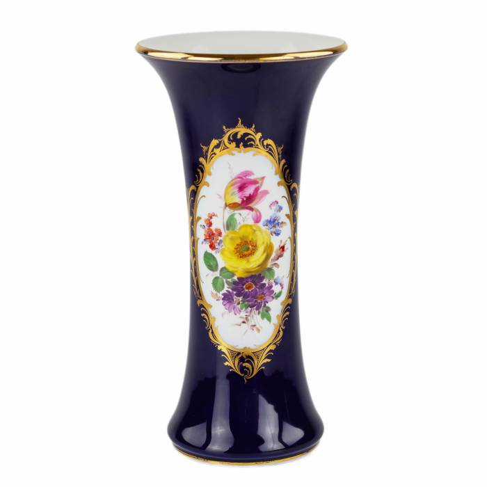 Tall vase. Germany. Meissen. XX century.