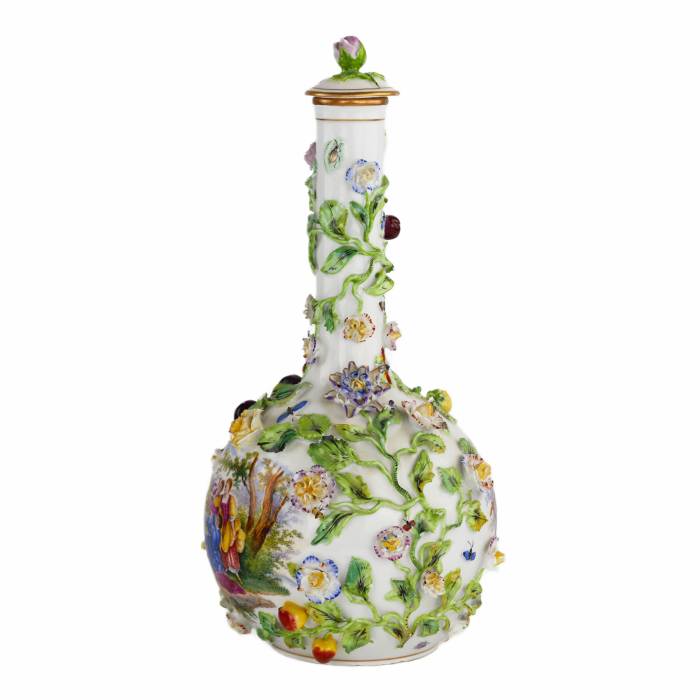 Porcelain decanter vase with lid in neo-Baroque style. Dresden. The turn of the 19th-20th centuries.