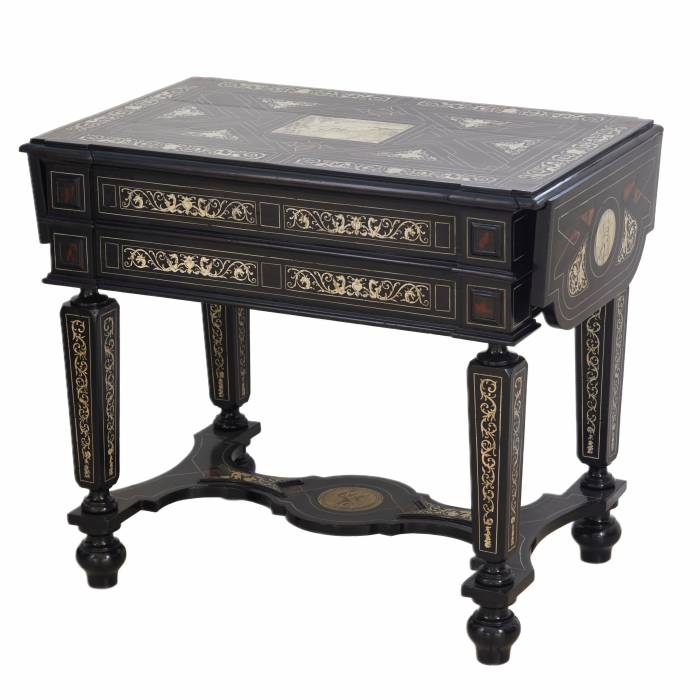 Ferdinando Pogliani. Desk from the 19th century in the Neo-Renaissance style.