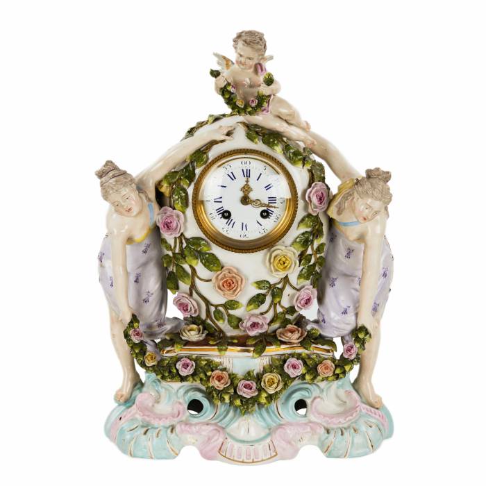 Porcelain clock set with candelabra. Sitzendorf. 1880