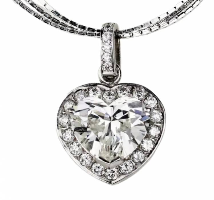 Gold 18K pendant HEART with a superb central diamond of 3.02 Carats. Vicenza. Italy. 