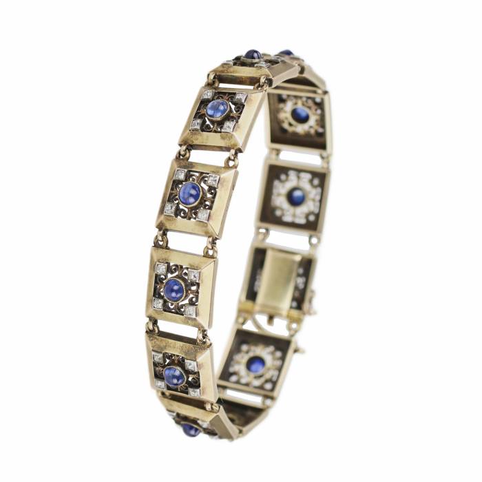 Elegant 56-carat Russian gold bracelet with sapphires and diamonds from Faberge firm. Moscow, Russia 1899-1908. 