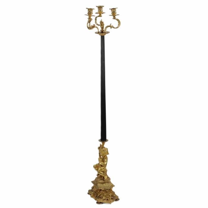 Bronze floor lamp with the figure of Putti. France. 19th century.