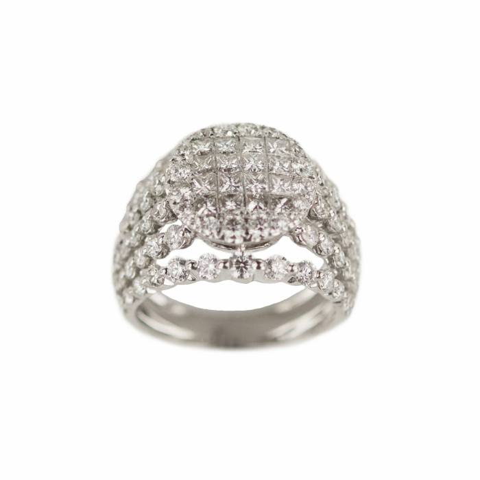 Bague en or 18 carats avec diamants. 