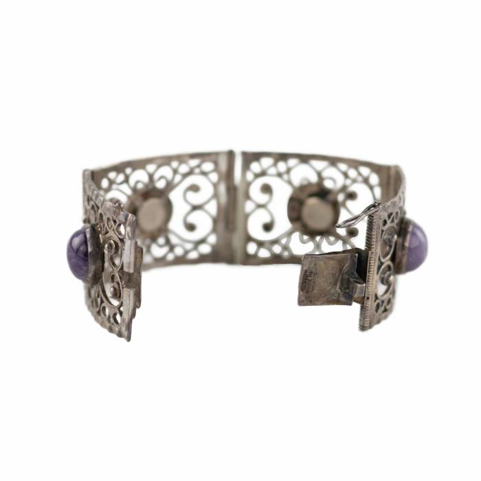 Silver bracelet with Amethysts, cabochon cut. 