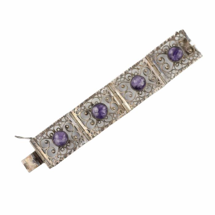 Silver bracelet with Amethysts, cabochon cut. 