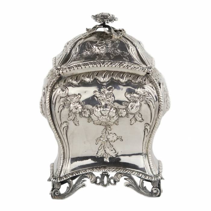 A marvelous silver teapot made in England from the 18th century. London, Herbert & Co.1762