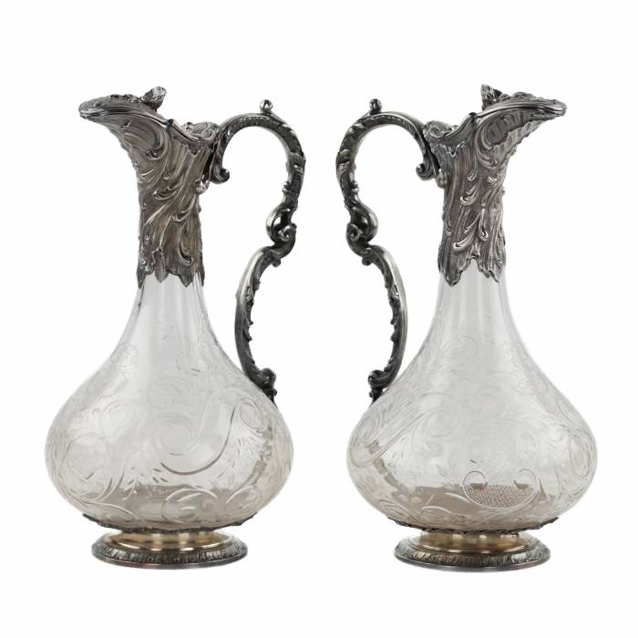 Пара винных, стеклянных кувшинов в серебре, в стиле Луи XV, рубежа 19-20 веков.