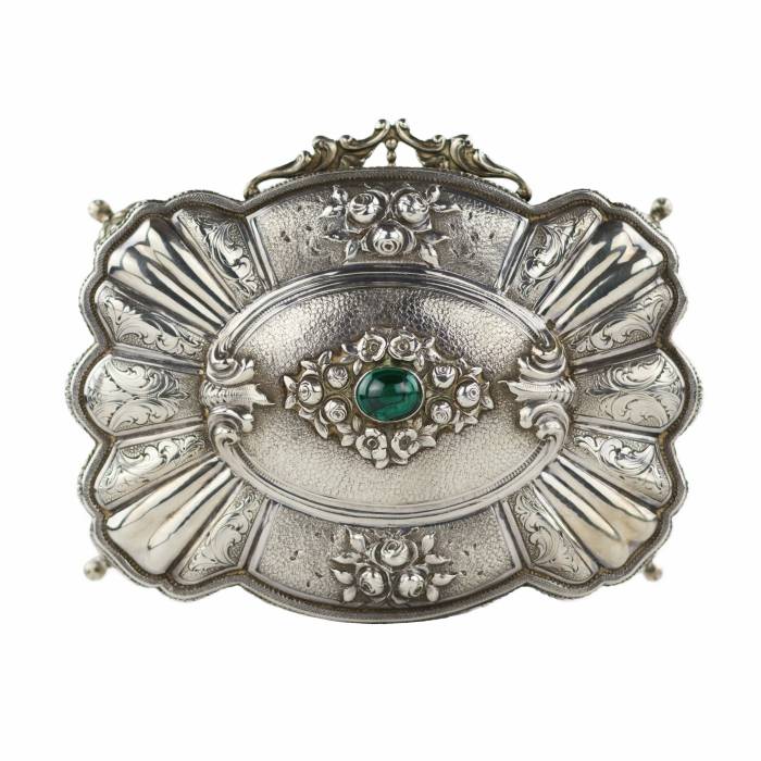 Итальянская, серебряная шкатулка для украшений барочной формы. 20 век.