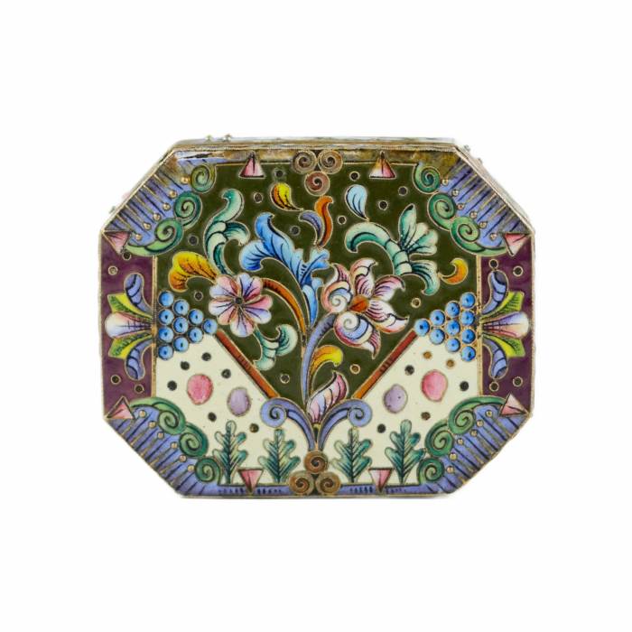 Russian, silver snuff box of the Art Nouveau era, with enamels, 6 Moscow artel. 1908-1917.
