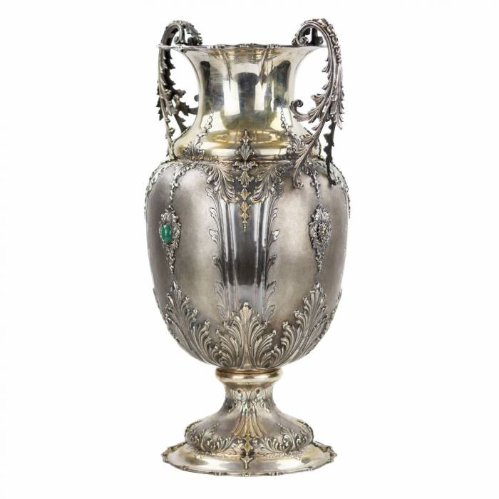 Большая, амфорообразная, серебряная ваза. Италия. 20 век.