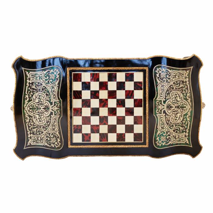 Table de jeu d`échecs de style Boulle. France. Tournant du 19e-20e siècle. 