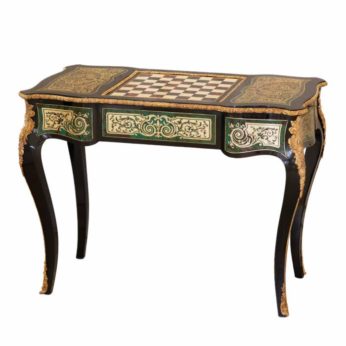  Game chess table in Boulle style complete with bone pieces. France. 19th century. 