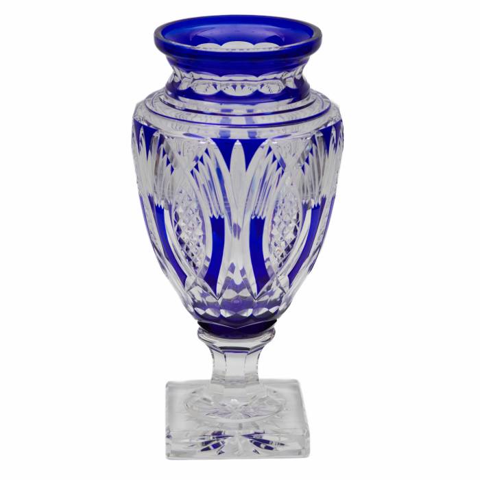 Large amphora-shaped vase of colored crystal. 