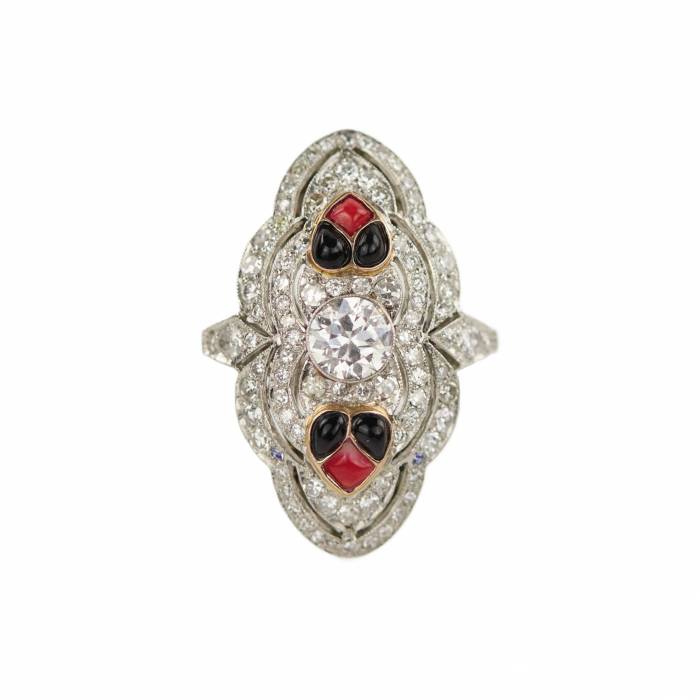 White gold ring with diamonds and enamel in Art Deco style. 20th century. 