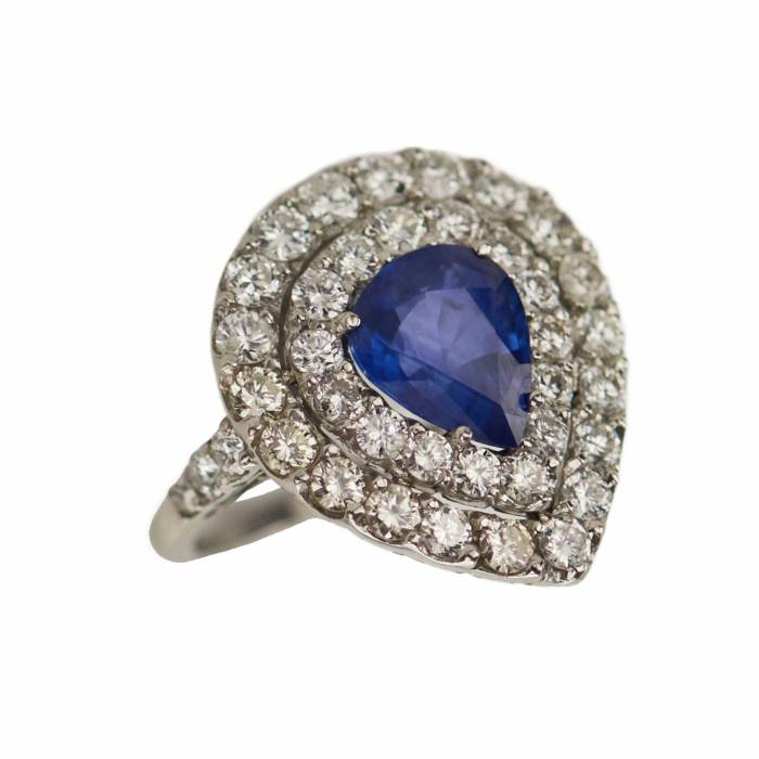 Bague en or en forme de goutte avec saphir et diamants. 