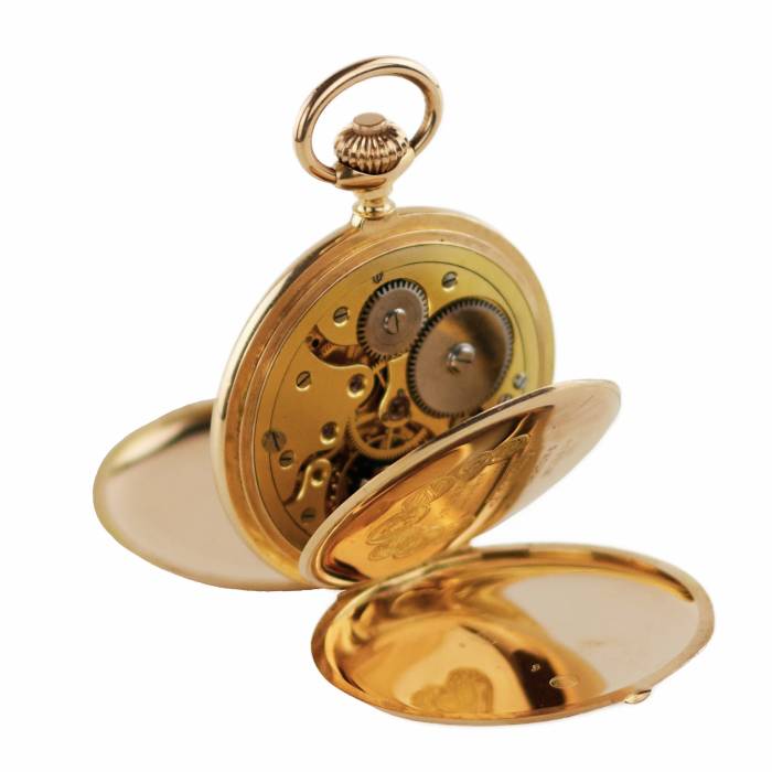 Золотые, трехкрышечные, карманные часы с цепочкой и эротической сценой на циферблате. 1900 г.