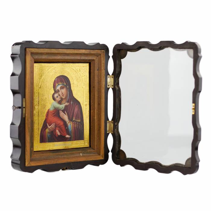 Icon of Our Lady of Vladimir at the turn of the 19th-20th centuries in an icon case. 