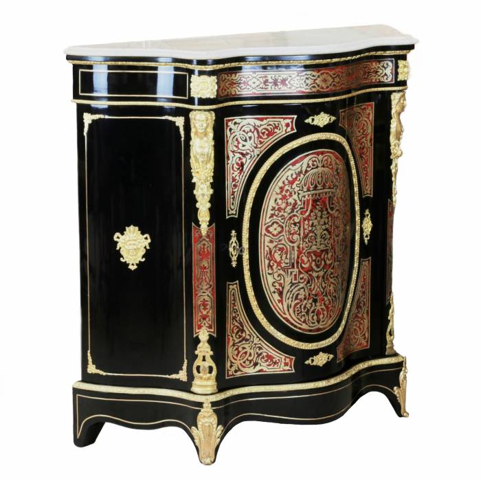 Cabinet en ebène de style Boulle. 