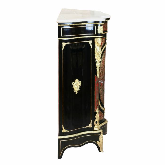 Cabinet en ebène de style Boulle. 