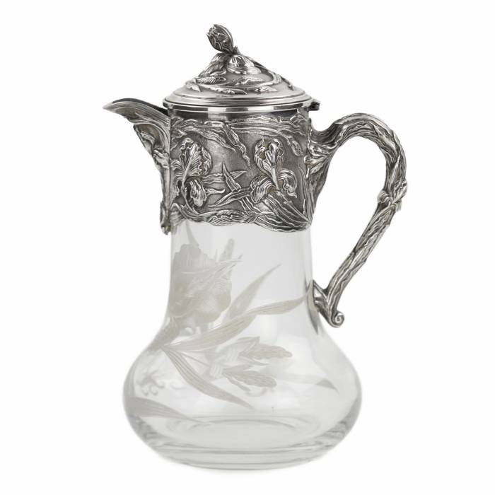 Crystal jug in silver from the Art Nouveau era. 