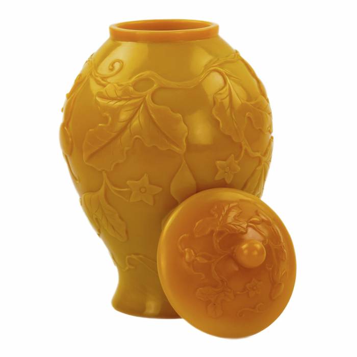 Chinese yellow Beijing glass urn vase from the 19th century. 