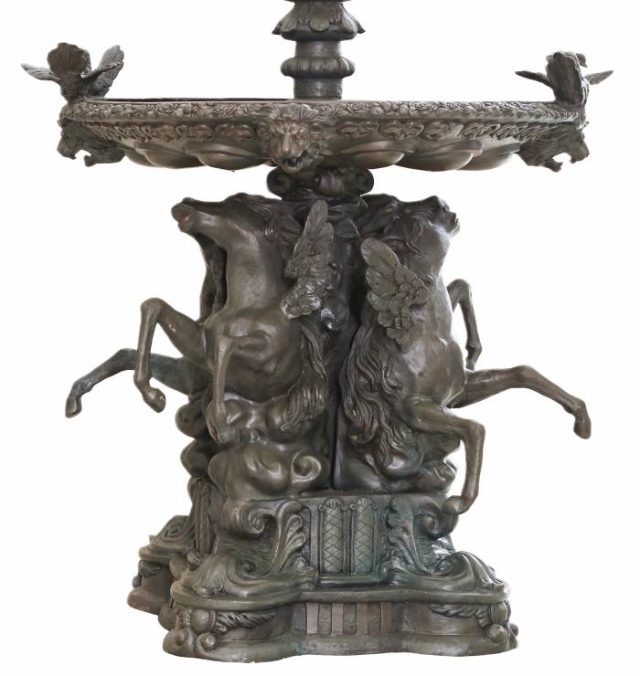 Большой бронзовый фонтан с двумя чашами по Франциску Жозеф Дюре (1804-1865).