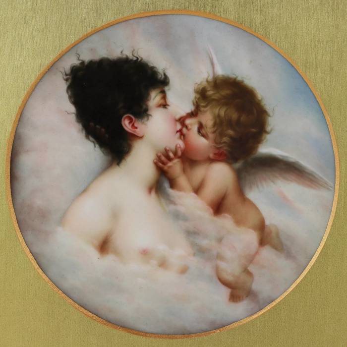 Couche de porcelaine Psyché et Cupidon. Fin du 19ème siècle.