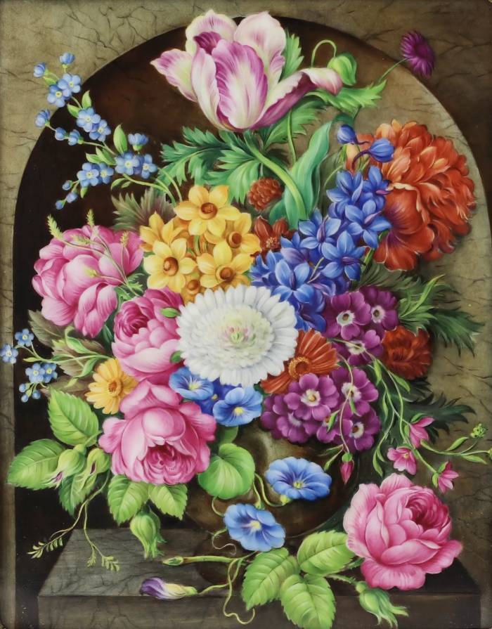  Uz porcelāna apgleznoti klusās dabas ziedi. Porcelāna plāksne no 19. gadsimta vidus. 