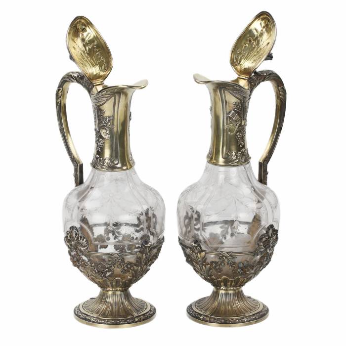 Pair of French glass wine jugs in silver from the late 19th century. 