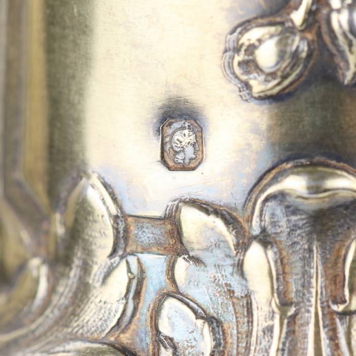 Пара французских винных кувшинов стекла в серебре конца 19 века.