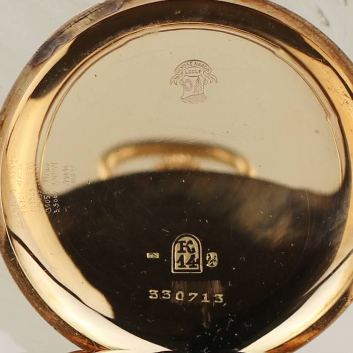 Montre de poche en or Uyisse Nardin du tournant des XIXème et XXème siècles. Dans une boîte et avec une chaîne en or. 