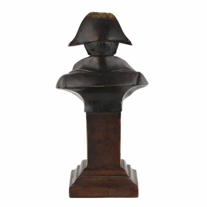 Bronze bust of Napoleon Bonaparte wearing a cocked hat. 