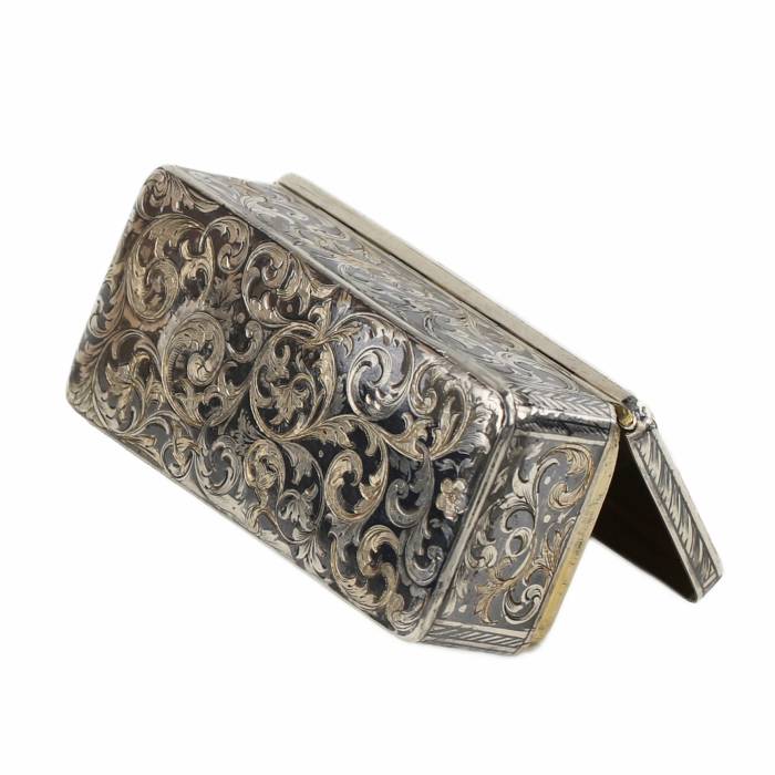 Russian silver snuffbox with niello. Russia, 19th century. 