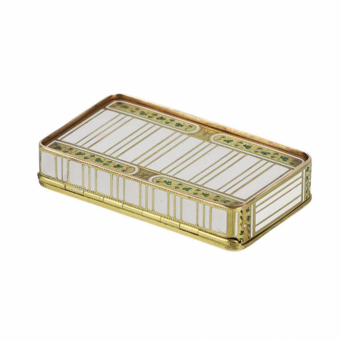Magnificent gold and enamel snuffbox by Freres Jordan. Hanau, circa 1800