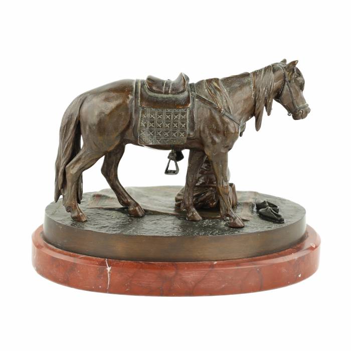 Figure en bronze d`un musulman en prière (Namaz dans la steppe) Bronze, A. Wolf. H. Gladenbeck & Sohn 1900. 