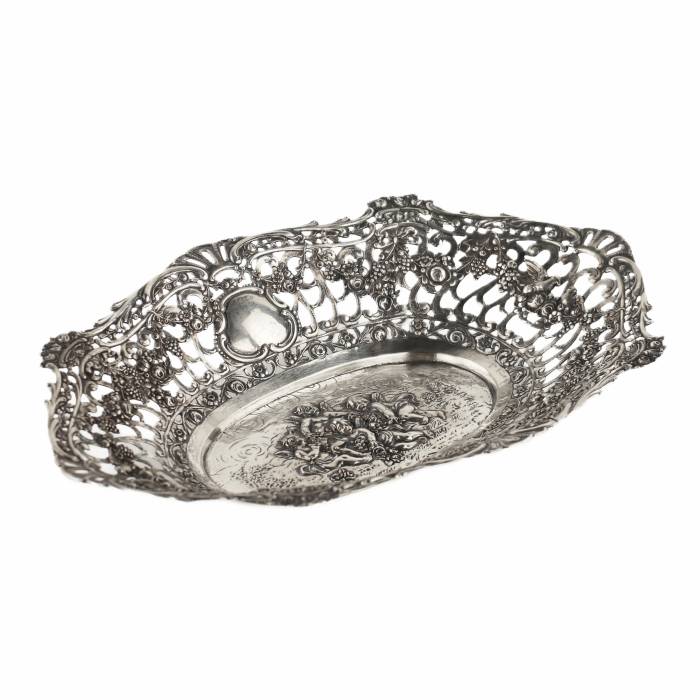 Plat decoratif en argent.